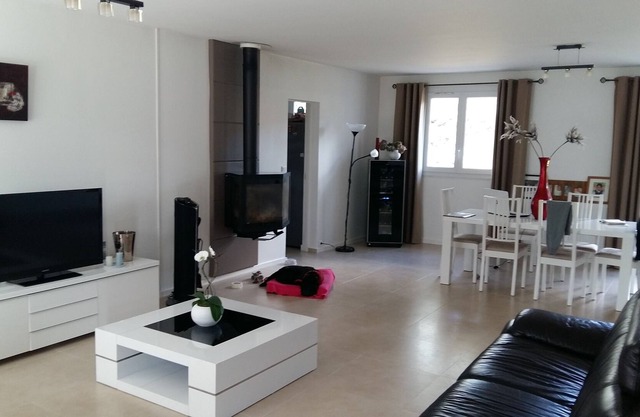The house benefits from a large garden, swimming pool it is located 35 KM from PARIS
