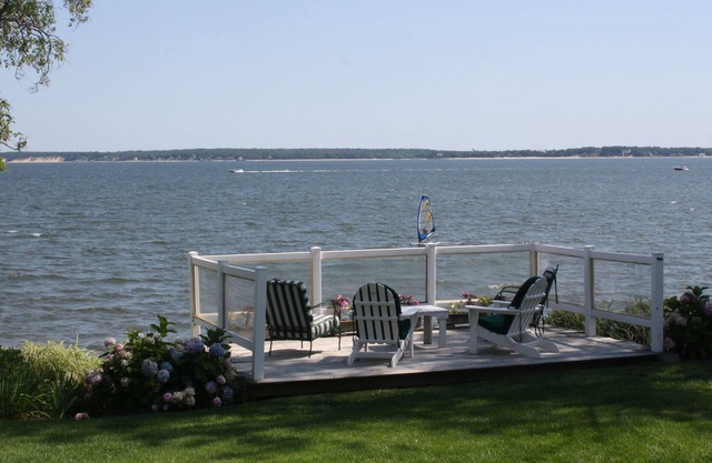 The Hydrangea House - Beautiful Home With a Private Beach On Peconic Bay