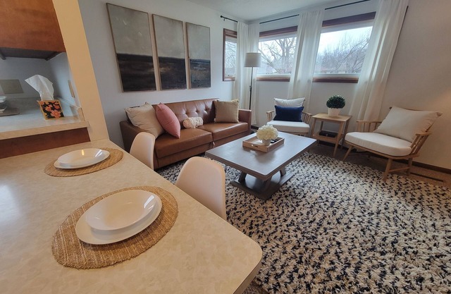 The June/A one bedroom basement apartment, 3 mi to Mayo Clinic