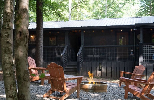 The Kickstand @ Copperhead Lodge with Hot Tub