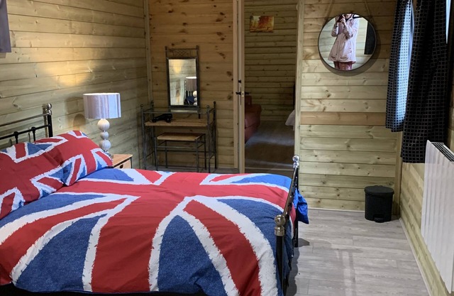 The Knapsack Is a unique wooden cabin in the stunning Frome Valley walk way