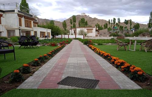 The Kurja Garden