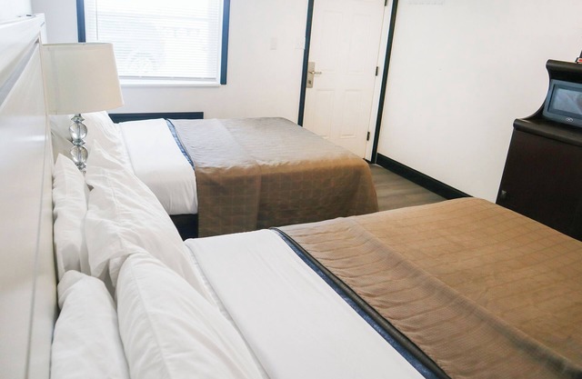 The Lancaster Motel By OYO Ronks near Paradise