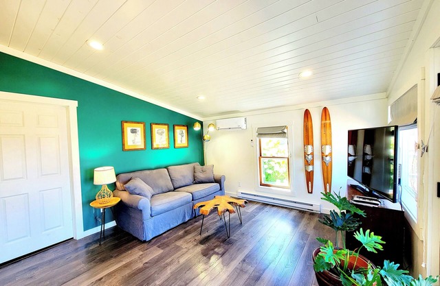 The Ledges Resort and Marina, Gatehouse 1