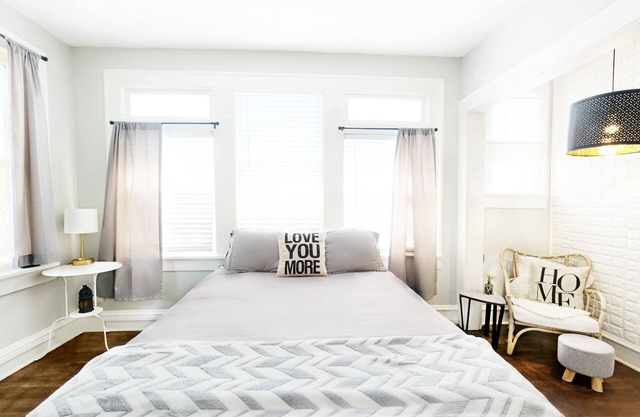 The Local Hotspot Same Day Bookings, Walkable!