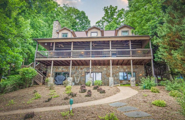 The Lodge on Smith Mountain Lake