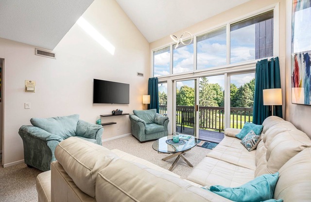 ⛳ The Loft Retreat @ Grand Traverse Resort | Golf Views, Balcony + Resort Perks ➠ 5549