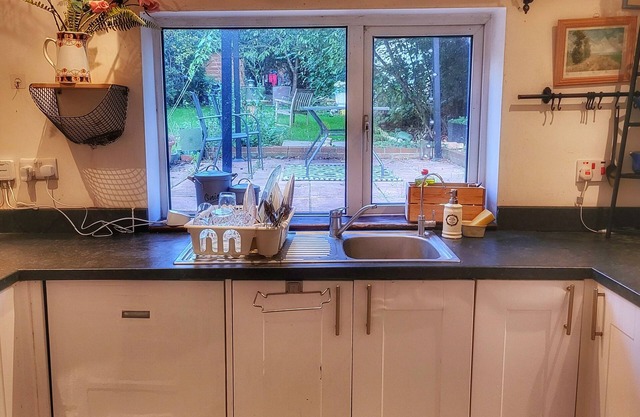 The Magnolia Cottage - 5 Bed Victorian Holiday Home -Reading