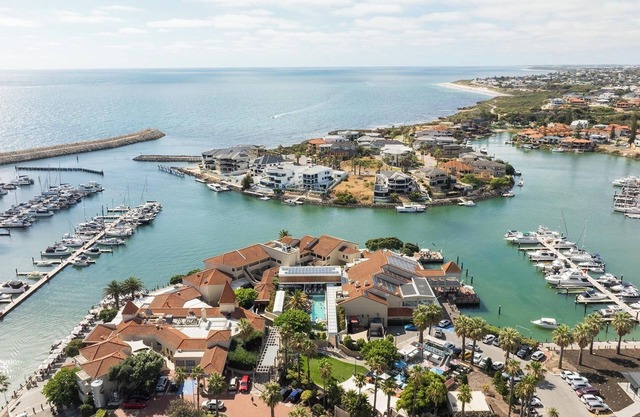 The Marina Hotel - Mindarie