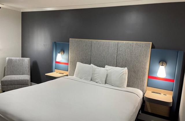 The Midtowner Hotel, SureStay Collection by Best Western