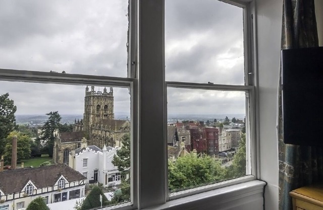 The Mount Pleasant Hotel