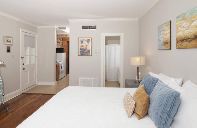 The Natchez Pearl - Professional Suite