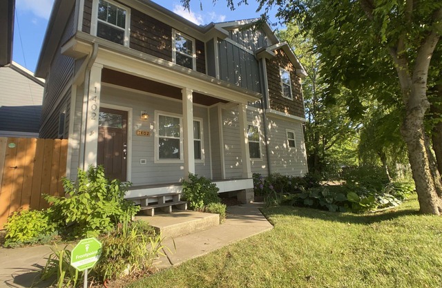 The Nations Home Close to Downtown