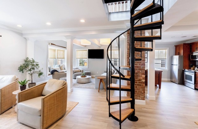 The Newport Lofts - 410 Thames Street