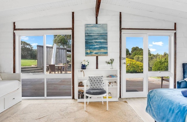 The Outlook House - Extensive Bay Views