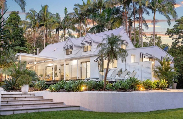 The Palms, Luxury Home in Bangalow by Belle Escapes