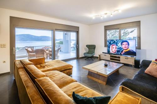 The Pearl of Salamina, a stylish seaside retreat