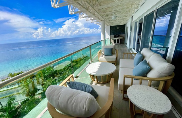 The perfect 2 BR Penthouse with Ocean views, Pool, Tennis & Gym, near downtown