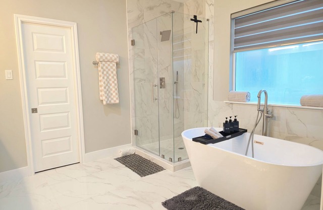 The Pershing PadCentral location, 3BR , Sleeps 10, Huge backyard, Outdoor Games