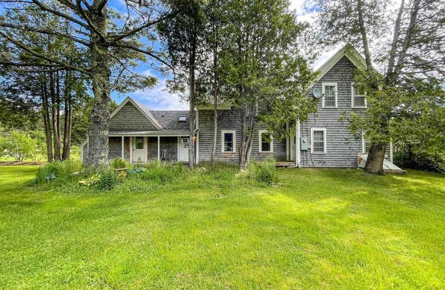 The Pond House At The Farm