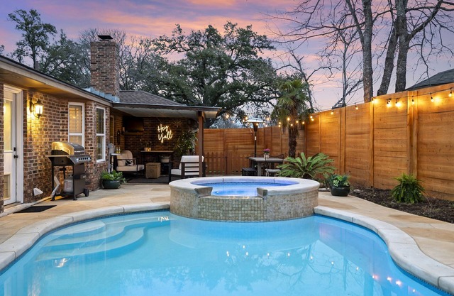 The Pool & Gaming Austin Retreat · 3 Bedroom Home, Pool, Hot Tub, Arcade & More