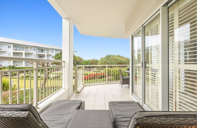 The Pool Resort Kingscliff - 1BR with Garden View (6116) - Holiday Management Co.