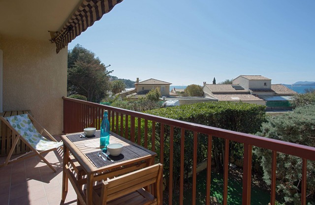 THE PRADET Appart 4 pers sea view beach 50m