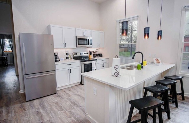 The Pristine Residence - A Feliz Stays Home