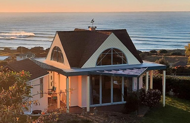 The Quarters Ocean-View Chalet
