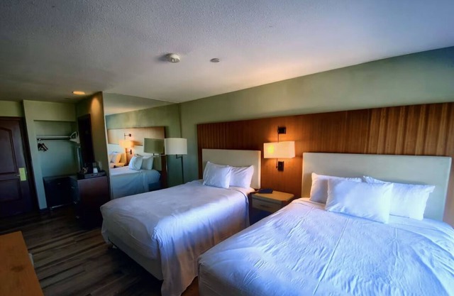 The Retreat on Charleston Peak, Standard Double Queen, Scenic Getaway!