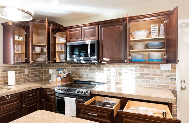 The Rexford-4 bdrm, Pool, Pickleball Court, Basketball