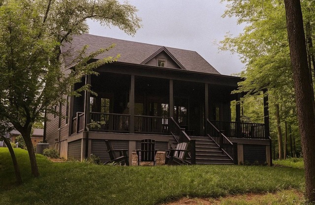 The Rip at Selah- Unique Bunkhouse Style Retreat - Close to OU Campus