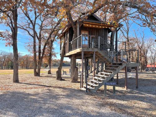 The Robin Treehouse 15 MIN to Magnolia Baylor