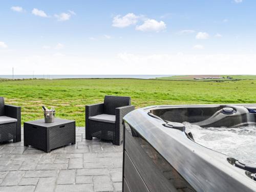 The Seaview Snug