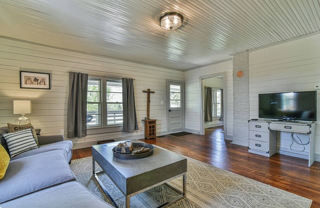 The Spruce House Cozy Home in Swannanoa
