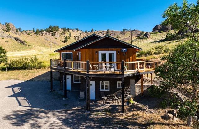 The Studio at Prewett Creek, near Missouri River!