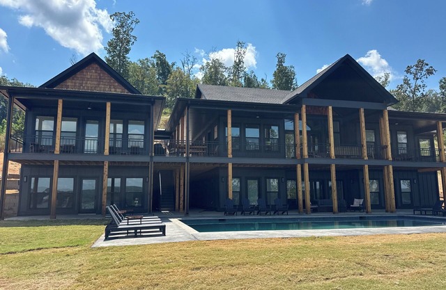 The Suite RetreatnLife is better at the lake!