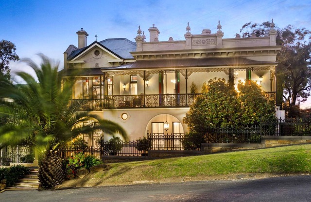 The Suites, Villa Belgravia - Suite 2 - luxury self-contained in central Bendigo