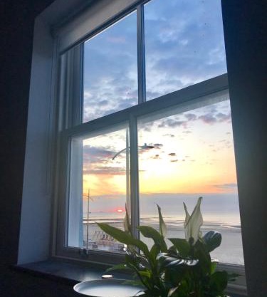 The Sunset Apartment - Margate Beach - By Goldex Coastal Breaks