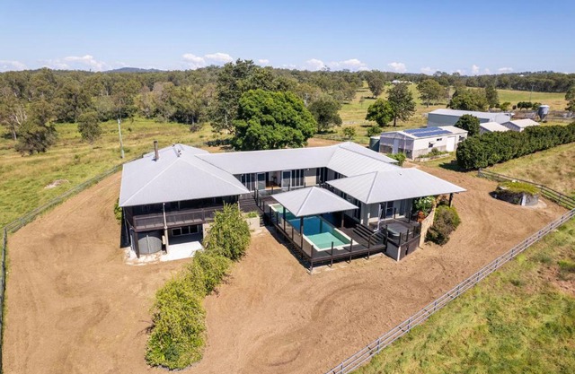 The Tamb Farm House - Your Entertainment Holiday Destination