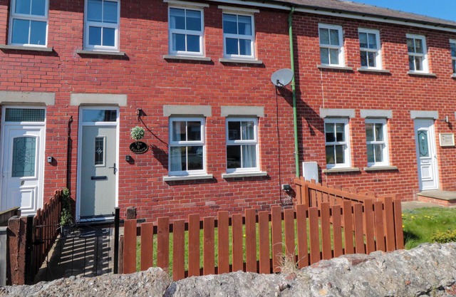 THE TANNERY, pet friendly, with a garden in Whitby