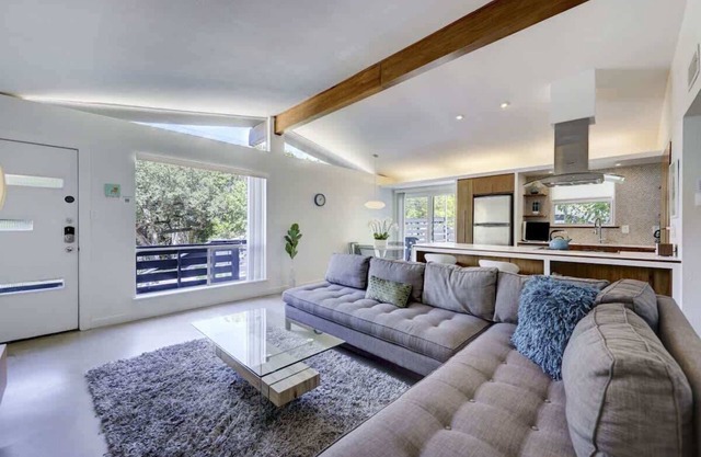 The Tiffany | Pet-Friendly SoCo Townhome