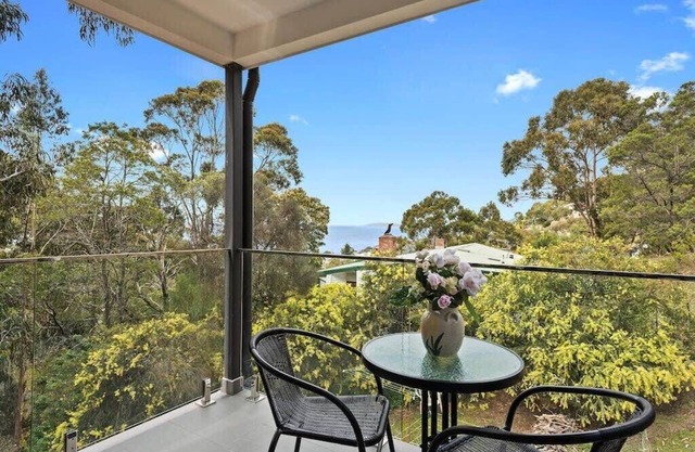 "The Treetops Nest" self contained apartment.