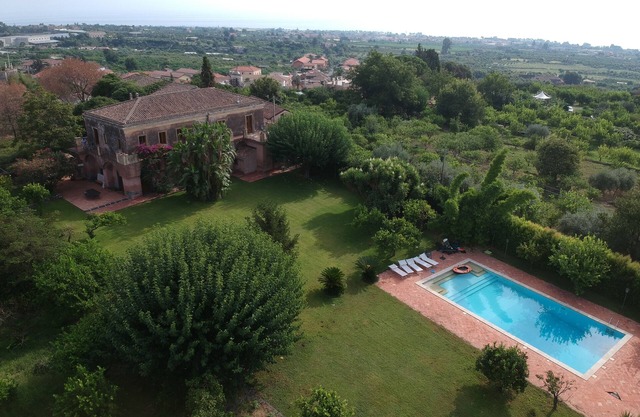 The Villa dei Limoni, between sea and mountains