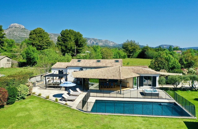 The "Villa Garlaban" in Provence classified 5*