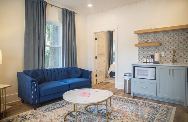 The Vincent A - the perfect Ocean Springs location near restaurants & shopping!