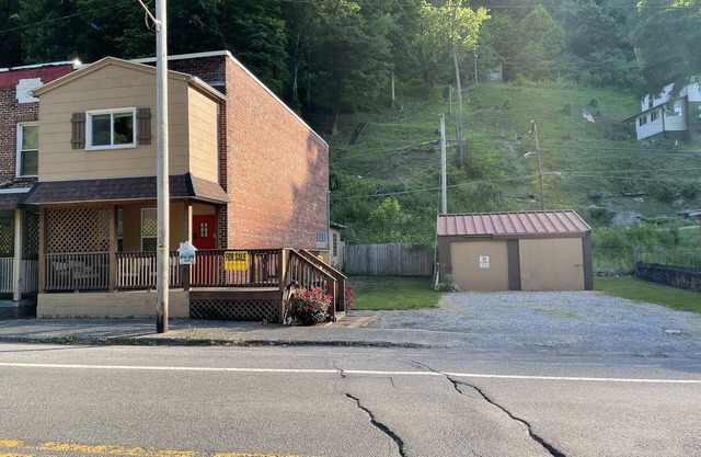 The West Virginia Way, The Cackalacky Shack