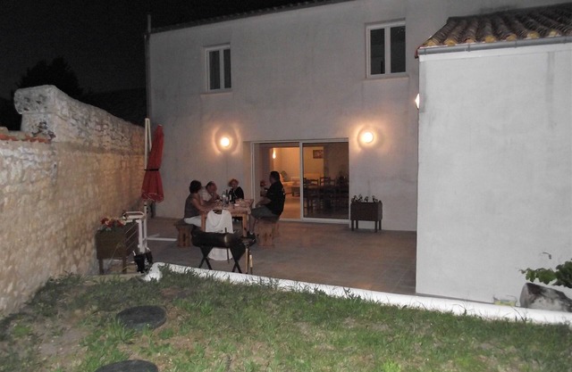 the white house of box springs c 3 * SAUJON next to ROYAN (5 G of free Wi FI