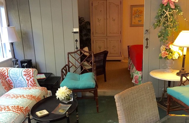 The Wianno Guest House, Osterville ~weekends only~