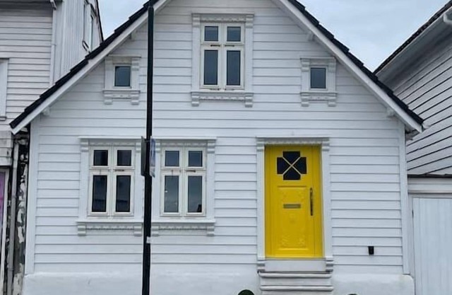 The Yellow Door Summa